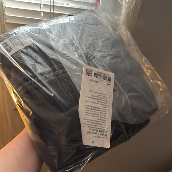 Lululemon Scuba - Picture 6 of 6